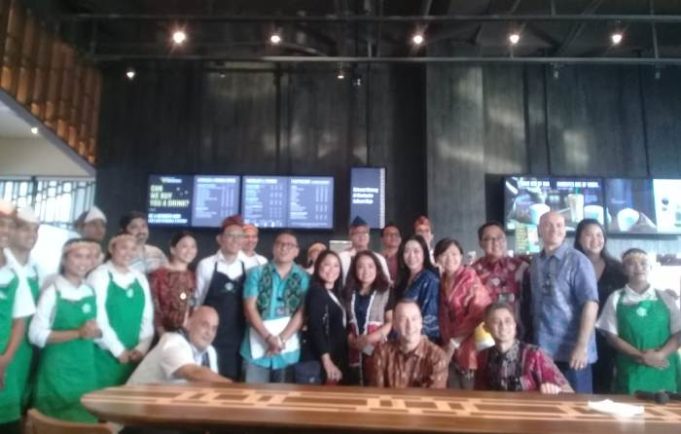 Starbucks Coffee Labuan Bajo Telah Diresmikan - VoxNtt.com