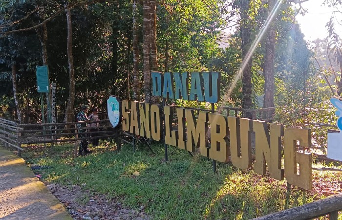 Akses Wisata Danau Sano Limbung Ditutup Sementara, Tangga Kayu Rusak dan Membahayakan Pengunjung