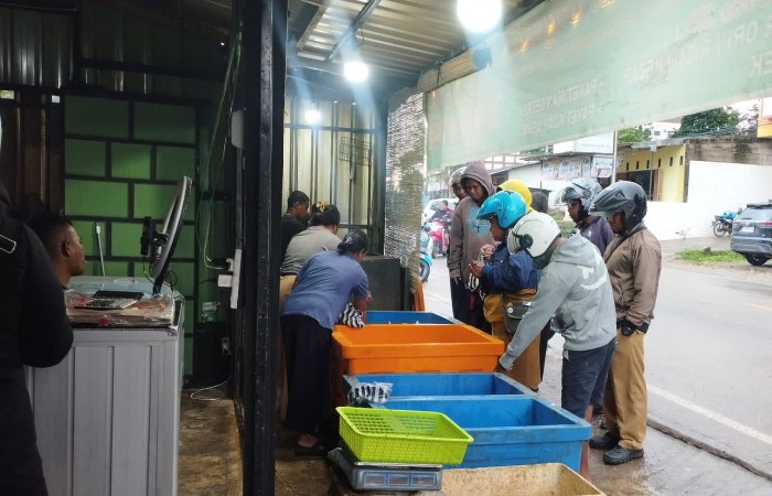 Pembeli Puas, Lapak Ikan Brigadir Oebesa Klaim Kantongi Izin Lengkap dan Kelola Limbah dengan Baik