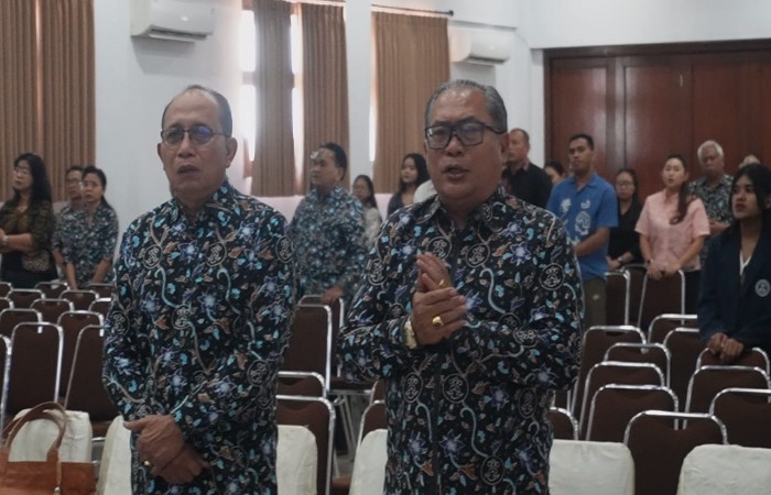 Undhira Bali Pertahankan Tradisi Ibadah Rabuan untuk Perkuat Karakter dan Spiritualitas Civitas Akademika
