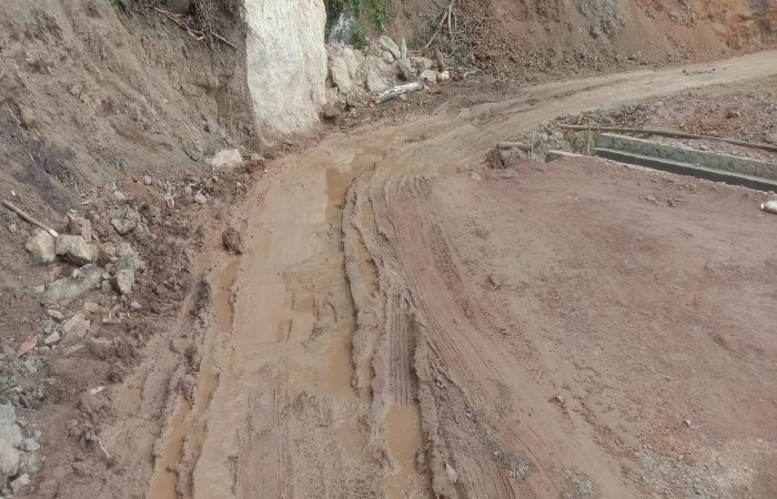 Ketua DPRD Manggarai Timur Minta Agregat Jalan Watu Cie-Deno Dibongkar Jika Tak Sesuai Spesifikasi