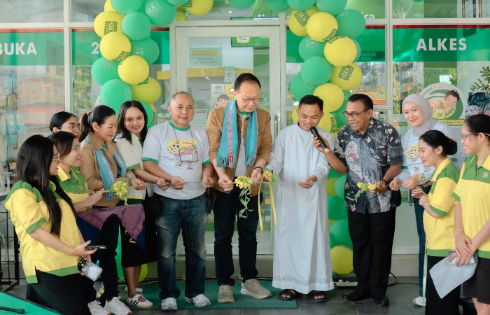 Apotek K-24 Resmikan Outlet di Labuan Bajo, Perluas Akses Layanan Kesehatan 24 Jam