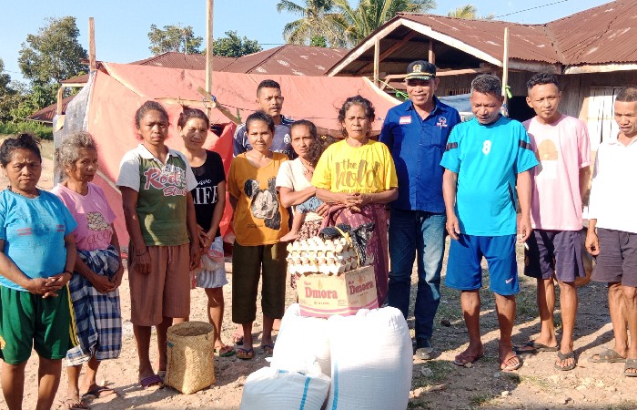 NasDem Salurkan Bantuan Sembako untuk Warga Terdampak Gempa di Manggarai Timur