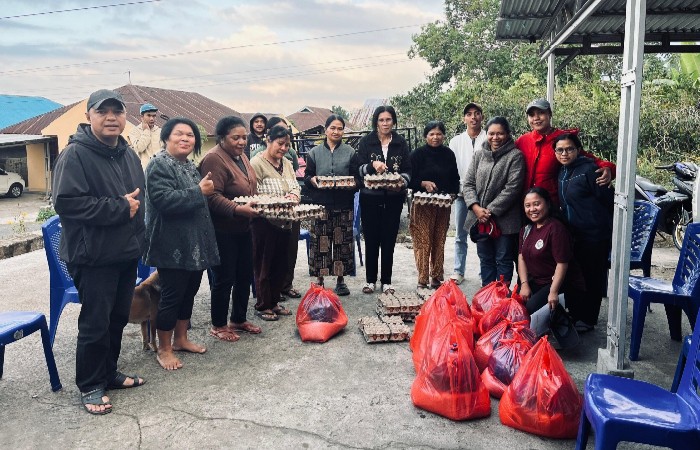 Paroki St. Vitalis Cewonikit Salurkan Bantuan Sembako untuk Korban Gempa Flores