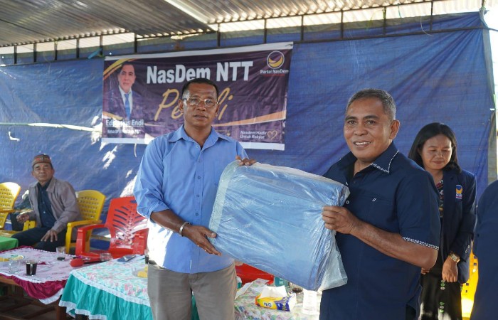 Ketua DPW NasDem NTT Turun Langsung Salurkan Bantuan untuk Korban Gempa di Manggarai Raya